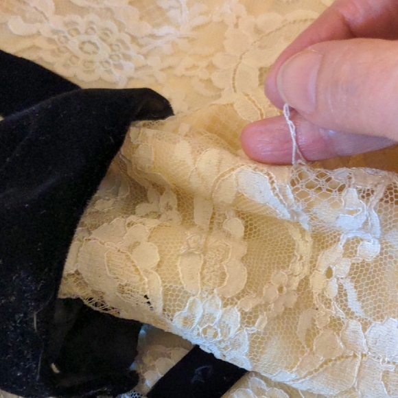 Vintage Miss O by Oscar de la Renta Lace & Velvet Dress Size Small - Picture 13 of 13